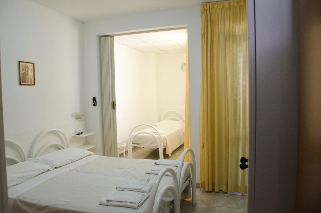 פורטו צ'זראו Hotel Da Ettore - Salento Selection חדר תמונה